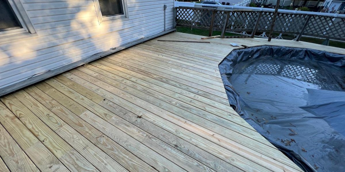 Choosing the right decking material